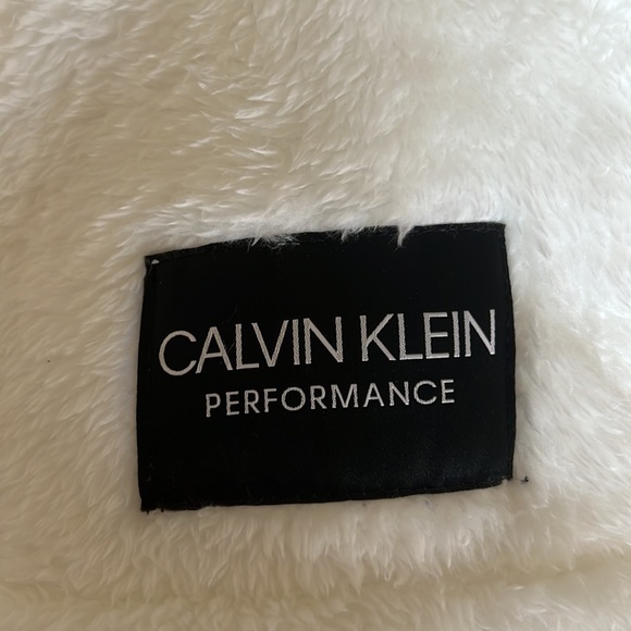 Calvin Klein fuzzy half-zip - Picture 3 of 4